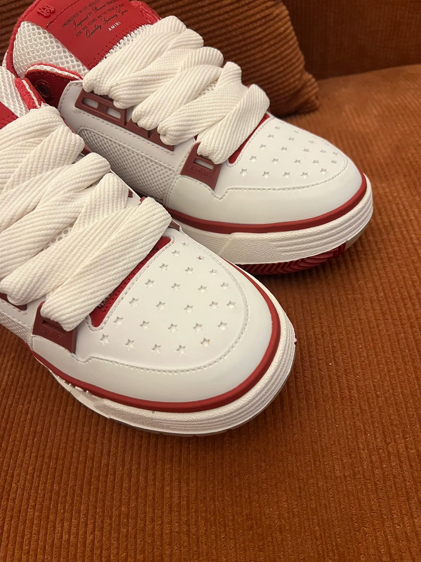 p620💰Men's shoes Amiri Emile's 2023 spring and summer new MA-1 bread shoes, couple models, casual sports shoes, sneakers Amiri gave up the rock punk style in the new season and used a large number of unsaturated colors, Morandi tones, whether you see or wear them, it will make people very happy. The large tongue of the bread shoes continues, shortens the length of the shoe body, thickens the midsole, and the toe part is more rounded. Amiri's brand letters and MA logo appear on the side of the shoe. Fabric: Original customized imported first-layer cowhide + mesh. Lining: Original customized breathable towel lining. Outsole. Foam combination material. Bottom thickness: 4CM. Size: Men's 39-45